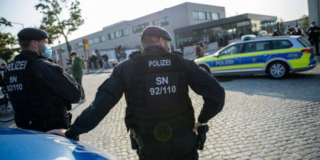 ألمانيا توقف عشرات المهاجرين السوريين على حدود التشيك