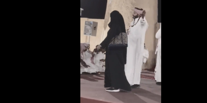 جدل حول فيديوهات لأجنبيات يرقصن مع رجال سعوديين ومنع امرأة سعودية من نفس الفرصة