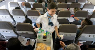 مشروبات مجانية على متن الطائرة