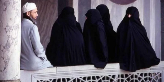 شاب كويتي يتزوج أربعة نساء في ليله واحدة