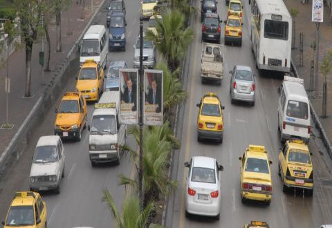 السوق السوداء للبنزين ارتفعت أيضاً ..والبازار بين الراكب والسائق بدأ مجدداً