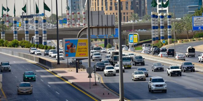 مواطن سعودي يرصد مكافأة مليون ريال لم يعثر على شقيقه المفقود.. فيديو