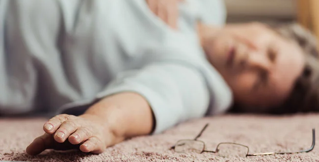 علامة تنذر بنقص هذا الفيتامين في الجسم