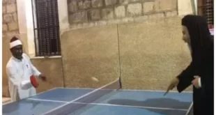 قسيس وشيخ يلعبان كرة الطاولة في مصر... فيديو