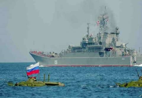 “بلومبيرغ”: روسيا تنشئ “أسطولا نفطيا غير مرئي” لتجاوز الحظر