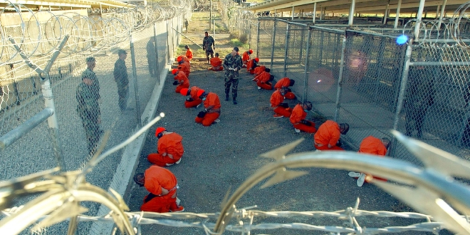 “أقدم سجين” في غوانتانامو يعود إلى بلاده