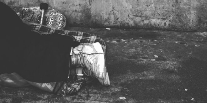 10 عادات مالية ستبقيك فقيرًا إلى الأبد