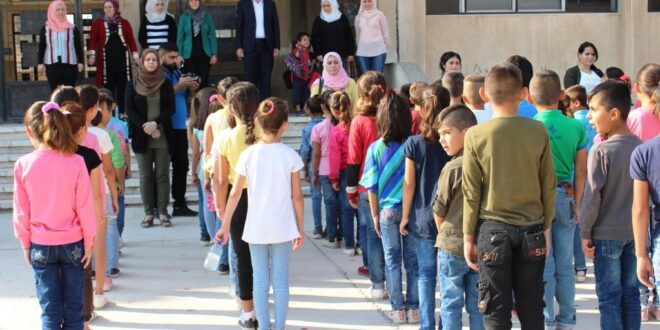 قرار بمنع ارتداء النقاب داخل حرم المدارس في الجزيرة السورية