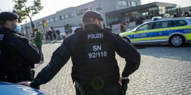 التشيك تعلن اعتقالها 33 سورياً يعملون في مجال تهريب البشر إلى أوروبا