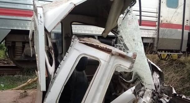إصابة مواطن بحادثة صدم سيارة بقطار للركاب في اللاذقية
