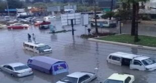 شوارع اللاذقية تغرق بالمياه بعد أمطار غزيرة