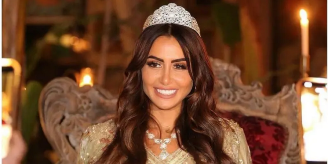عارضة أزياء فرنسية تنطق الشهادتين وتعلن دخولها الإسلام