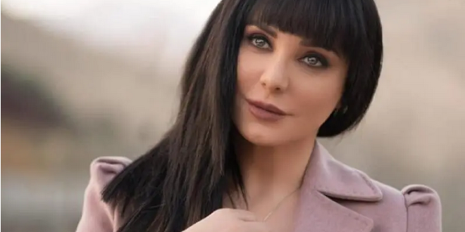 سلاف فواخرجي تخطف الأنظار
