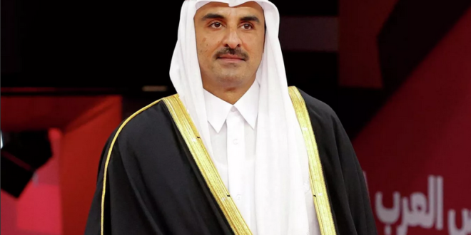 صورة ترصد رد فعل أمير قطر على أداء منتخب بلاده أمام السنغال
