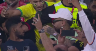 شاهد.. شبيه نيمار يخدع الأمن ويدخل مباراة البرازيل