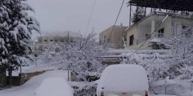 الثلوج الأولى لهذا الموسم تغطي مرتفعات ريف دمشق الشمالي
