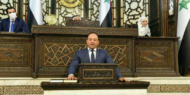نائب في البرلمان يتهم الإدارة المالية في سورية بالمتاجرة بأموال التجار وتعطيل عجلة الاقتصاد والإنتاج