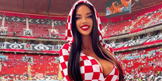 بحمالة صدر.. هكذا احتفلت ملكة جمال كرواتيا بعد فوز منتخب بلادها على البرازيل (فيديو)