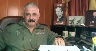 وفاة العميد الطيار أمين بسيسيني.. قائد مطار “دير الزور” خلال حصاره
