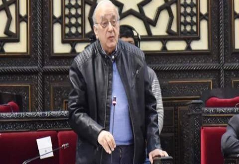 نائب في البرلمان يحذر من شلل الإنتاج في البلاد