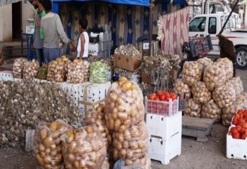 مليون ونصف تكلفة نقل سيارة بندورة من درعا إلى دمشق