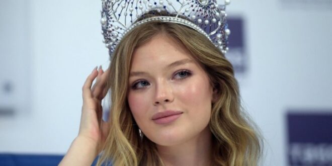 ملكة جمال روسيا تمثل بلادها في مسابقة ملكة جمال الكون.. وجمالها يخطف الأنظار
