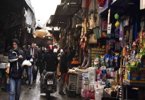 خبير اقتصادي يبشّر المواطنين بانفراجات في السوق وانخفاضات في الأسعار قريباً