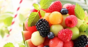 ماذا يحدث عند تناول الفاكهة على معدة فارغة؟