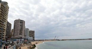 مسؤول مصري: انحسار مياه البحر المتوسط في الإسكندرية مرتبط بزلزال تركيا