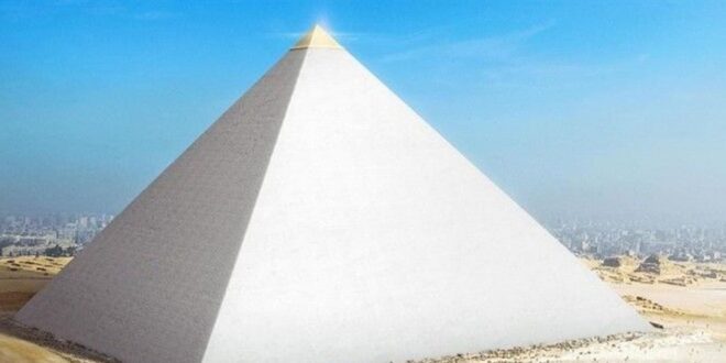 كيف كان شكل الأهرامات عند بنائها؟